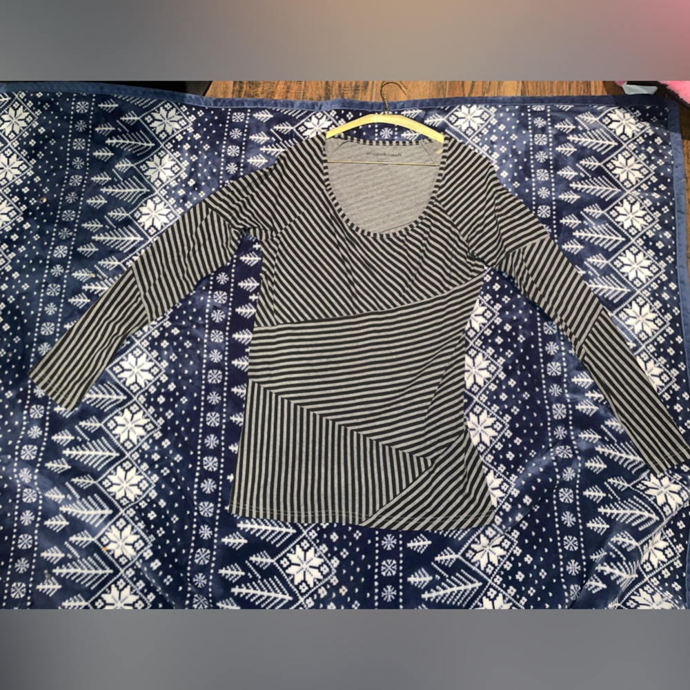 💫Norma Kamali Size Large black and grey Blouse